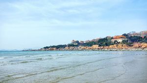 China autorizează în premieră garda de coastă să tragă asupra navelor străine / Legea stabilește mai multe tipuri de arme, care pot fi ţinute în mâini, instalate pe nave sau aeriene