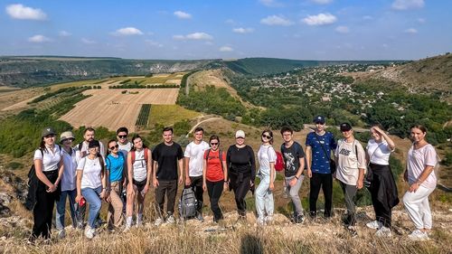 Maia Sandu: Împreună cu stagiarii de la Președinție, am fost în drumeție la Orheiul Vechi. Am mers pe jos, pe stânci și prin pădure, de la Butuceni până la Furceni