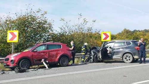 Accident cu patru maşini între Cluj şi Turda/ Cinci persoane, între care și o minoră, au ajuns la spital