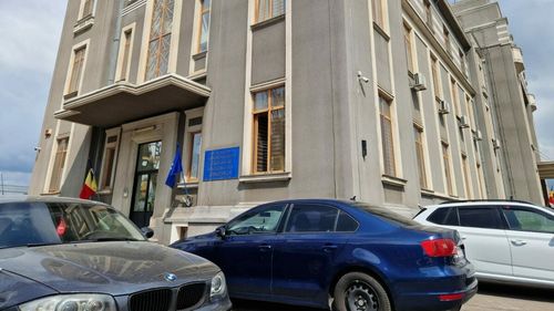 Una dintre inculpatele din mega-dosarul șpăgilor în Portul Constanța a recunoscut că a mituit ofițerul sub acoperire pentru un post în CN APMC / Femeia a încheiat acord de recunoaștere cu procurorii