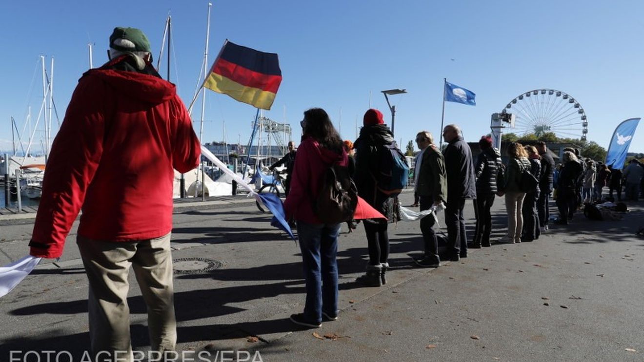 Sute de persoane au manifestat la Munchen împotriva lockdown-ului