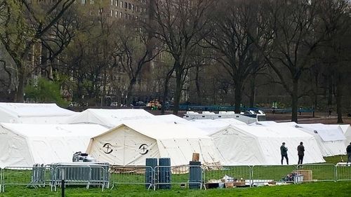 Spital de campanie construit în Central Park din New York: "E ca în vreme de razboi"