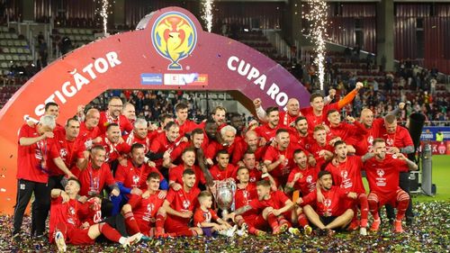 Sepsi OSK a câştigat, pentru prima oară în istoria sa, Supercupa României/ Sepsi a învins cu 2-1 campioana CFR Cluj/ A fost primul meci al arbitrului Ovidiu Haţegan după infarctul din martie