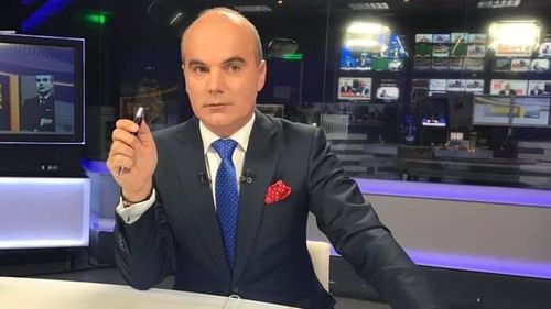 Liberalul Rareș Bogdan se întoarce la Realitatea PLUS ca invitat permanent / Postul TV îl susține deschis pe Călin Georgescu, pe care îl prezintă drept ”președintele ales”