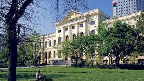 Zeci de academicieni, cercetători și ONG-iști cer guvernului să găsească un alt sediu pentru Muzeul Holocaustului și să lase intact patrimoniul Muzeului Antipa