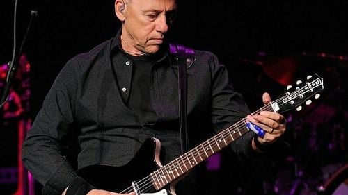 Peste 50 de muzicieni, printre care Springsteen, Sting şi Clapton, au înregistrat o melodie caritabilă a lui Mark Knopfler / Ce vor face cu banii strânși din piesă