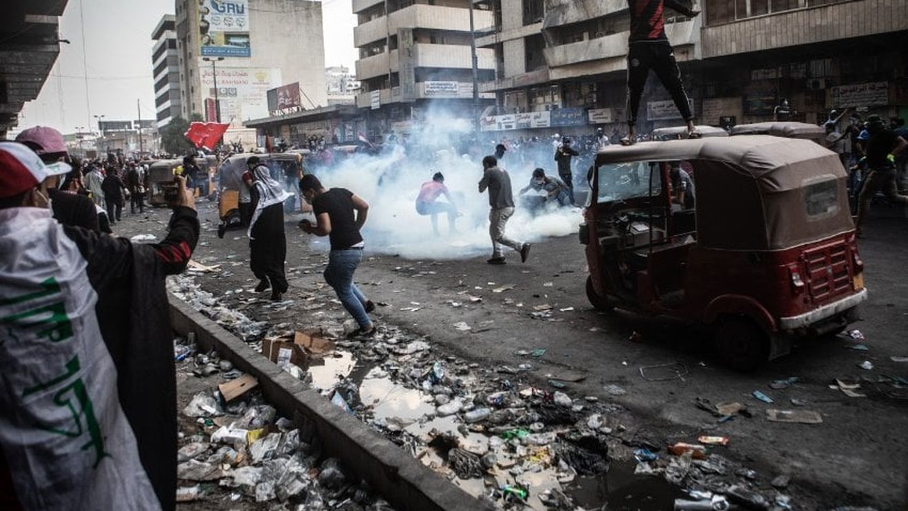 UPDATE Ambasadorul SUA în Irak și personalul ambasadei au fost evacuați după ce clădirea a fost atacată de mii de manifestanți care au ars steaguri și au distrus camerele de supraveghere