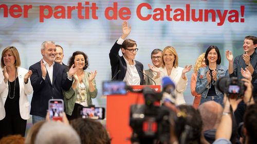 Partidul Socialist s-a clasat pe primul loc în alegerile din Catalonia unde separatiștii au pierdut majoritatea, dar formarea unei majorități stabile va fi extrem de dificilă