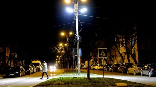 Primăria Tecuci, obligată să plătească daune de 1,9 milioane de euro firmei care s-a ocupat de iluminatul stradal. Decizia nu e definitivă. Încrengăturile unui contract pentru care autoritățile nu își asumă răspunderea