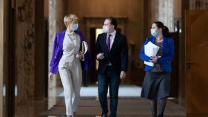 Raluca Turcan: Acest ping-pong de declarații de la un fost ministru către un premier în funcție cred că dăunează foarte grav / Toți cei care emit opinii în legătură cu ceea ce se întâmplă în coaliție ar trebui să aibă grijă la cuvintele pe care le folosesc