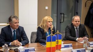 Cum a primit Anca Dragu atât de repede cetățenia Republicii Moldova / Explicația Maiei Sandu