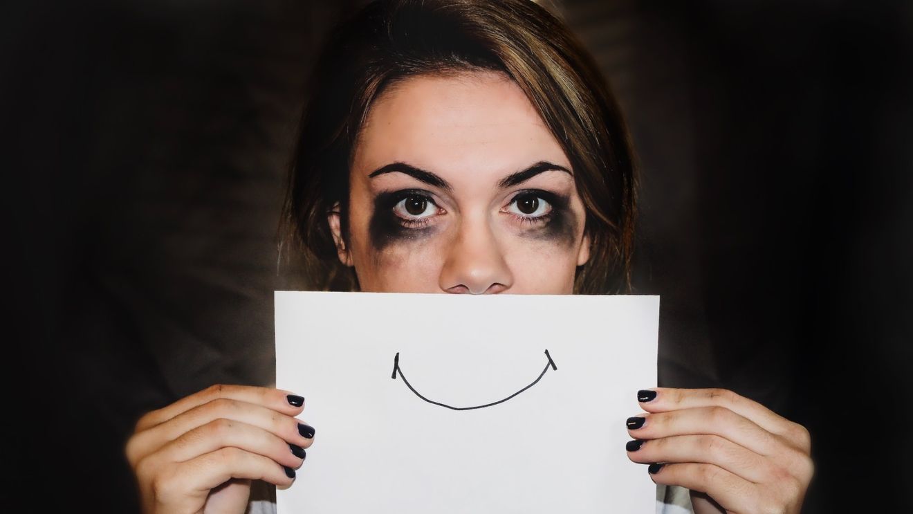 Aproape în fiecare săptămână, o femeie este ucisă, în România, de partenerul de viață / 25 noiembrie este ziua dedicată combaterii violenței împotriva femeilor