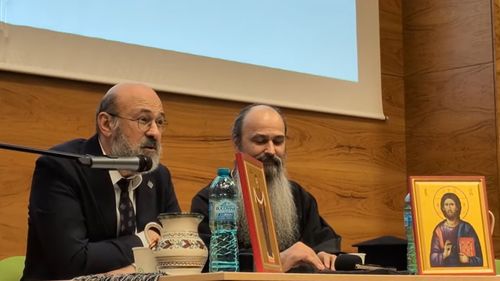 Cum e promovat AUR de biserica ortodoxă și sistemul de educație. Senator AUR, invitat principal al unei conferințe organizate de Mitropolia Banatului și Universitatea de Vest Timișoara