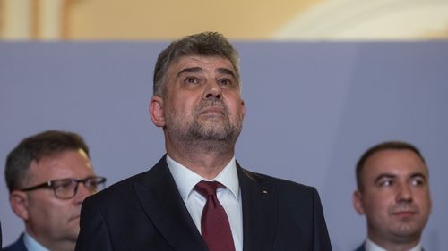 Ciolacu afirmă că UDMR nu e parte din coaliție, în acest moment, și că în următoarele ore se va decide dacă lista cabinetului său rămâne doar cu membrii PSD-PNL, astfel încât miniștrii propuși să poată fi audiați mâine în comisiile speciale parlamentare