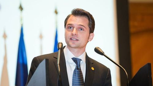 Cine este Sebastian Burduja, noul șef al PNL Sector 1: Fiul unui vicepreședinte al Bancorex, fondator al unui ONG studențesc lansat în prezența lui Dan Voiculescu, Sebastian Ghiță și Mihai Gâdea