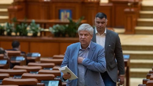 Intermediarul mitei pentru fostul primar PSD Daniel Tudorache, condamnat definitiv în ”Dosarul diamantelor”. El e condamnat și în dosarul lui Sorin Oprescu și va face în total 9 ani de închisoare