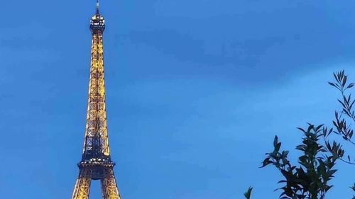 Un straniu manuscris al romanului „Străinul” de Albert Camus, scos la licitaţie