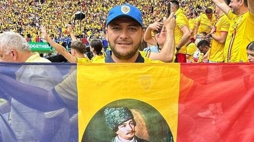 Bogdan Steriopol, un sinecurist liberal, a fost trimis în judecată de DNA pentru că și-ar fi fraudat concursul de angajare la o instituție publică. ”Ca salariu, sub mine se afla doar femeia de serviciu”. În 2024, a încasat 3.000 de euro pe lună reprezentând statul într-un consiliu de administrație