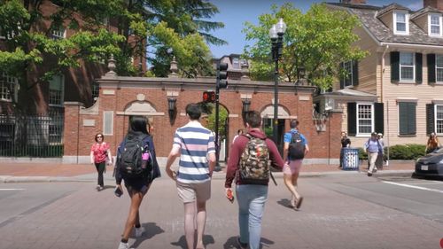 Universitatea Harvard revine la învățământ online, în urma creşterii numărului cazurilor de COVID-19 în statul Massachusetts