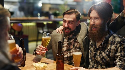 Cum funcționează brățările electronice pentru infractori condamnați în Marea Britanie la interdicția de a consuma alcool: monitorizează nivelul de transpirație la fiecare 30 de minute și alertează serviciile de probațiune