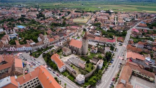 Emil Boc, după întâlnirea cu premierul pe tema bugetului: Vom promova în Parlament o lege a zonelor metropolitane/ În prezent avem competența doar până la granița orașului nostru