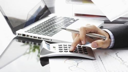 Consiliul Elevilor condamnă “cel mai mic buget din ultimii ani” alocat Ministerului Educației în 2023 și cere Parlamentului să amendeze Legea bugetului de stat, pentru a asigura finanțarea necesară învățământului