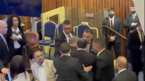 VIDEO „Recunoașteți Palestina”: Discursul lui Trump în Knesset, întrerupt pentru scurt timp de doi parlamentari / Forțele de ordine i-au scos rapid din sală