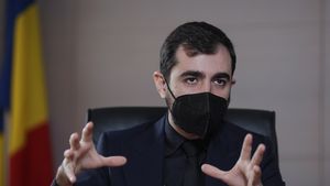 EXCLUSIV Ministrul Economiei Claudiu Năsui anunță că Măsura 3 pentru IMM-uri se reia de la zero: Cei deja înscriși pot să reaplice. Dacă au reușit să fie eligibili prima oară, vor fi și acum
