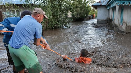 Primăria comunei Slobozia Conachi din Galați cere sprijin pentru şcolari după inundațiile devastatoare