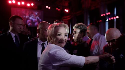 Viorica Dăncilă a fost desemnată candidata PSD la alegerile prezidențiale cu unanimitate de voturi: ”Sunt mai puternică decât toți acești bărbați care nu fac altceva decât să țipe de pe margine”