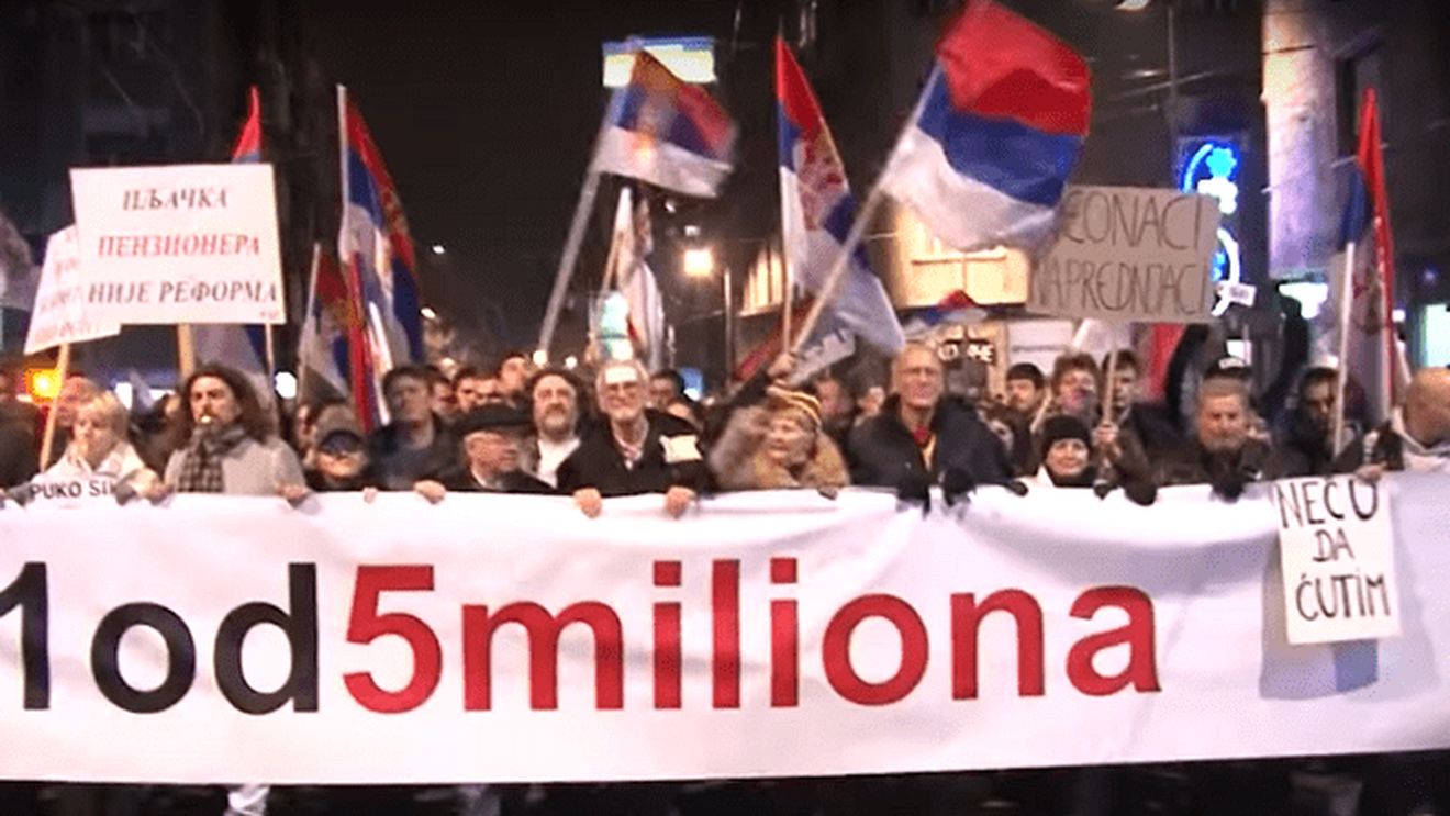 Protest de amploare la Belgrad: Peste 25.000 de oameni au manifestat împotriva președintelui Aleksandar Vucic