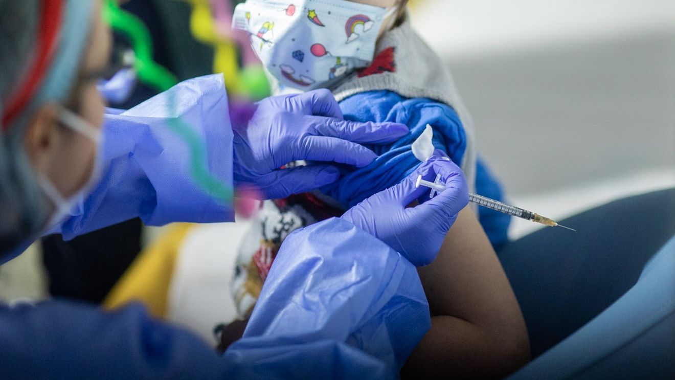 6.345 de persoane vaccinate anti-COVID în ultima zi, dintre care 1.038 cu prima doză