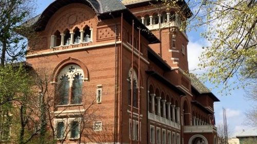 Klaus Iohannis i-a decorat pe directorii Muzeului Naţional al Satului „Dimitrie Gusti” şi Muzeului Naţional al Ţăranului Român