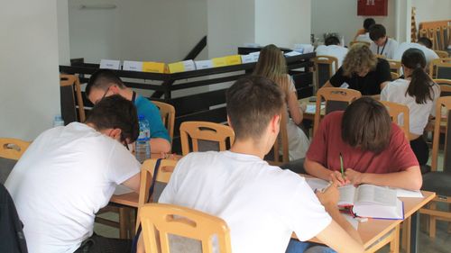 Ministrul Educaţiei i-a scris omologului din Ucraina cu privire la închiderea mai multor licee cu predare în limba română: Doar soluţiile bazate pe dialog şi respect faţă de nevoile fiecărei comunităţi determină succesul oricărei reforme educaţionale