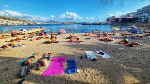 Nivelul mării crește în Albania și afectează 60% din coasta de la Marea Adriatică / O insulă a dispărut deja, iar buncărele lui Enver Hodja sunt deja sub ape / „în patru sau cinci ani, nu va mai rămâne nimic”