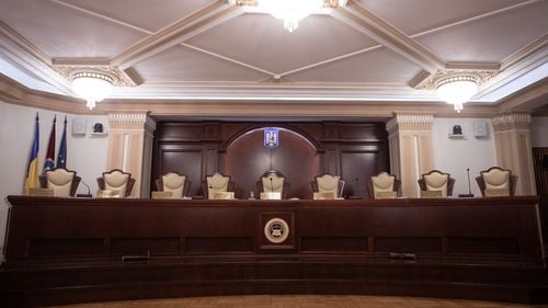 Drulă, după ce CCR a decis că parlamentarii cu un mandat complet vor primi în continuare pensii speciale: Sinistră decizie. Instituții care ar trebui să asigure protecția drepturilor constituționale și baza republicii noastre sunt cele care instituie nedreptatea