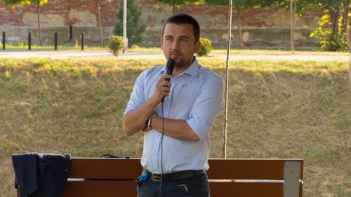 Cristian Moş, fondatorul USR Timiş, anunţă că va candida ca independent la Primăria Timişoara / ”Fritz şi Nica s-au luat în braţe după 4 ani de zile în care s-au scuipat”