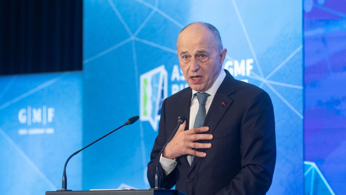Marcel Ciolacu, replică pentru Mircea Geoană: Sunt premierul României. Să îmi spună un angajat NATO că nu trebuie să răspundă unui stat membru mi se pare de noaptea minții