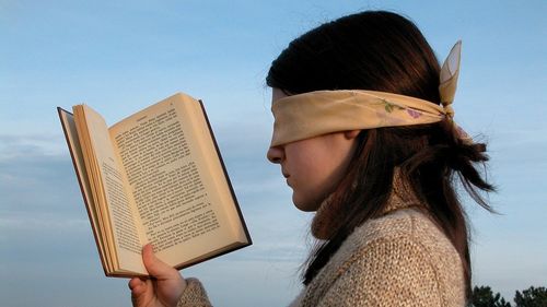 Care sunt măsurile pentru combaterea analfabetismului funcțional, considerate relevante de Comisia Europeană, ignorate până acum în România – analiză Eurydice