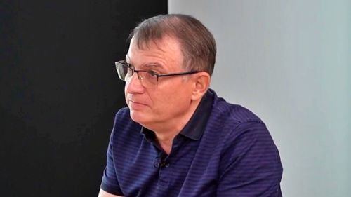 Liderul sindical Marius Nistor: I-am transformat pe profesori în vânători de hârtii. Nu mai contează cât de bun ești în fața elevilor, contează cât de multe hârtii poți să aduni