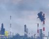 VIDEO Dronele ucrainene au lovit rafinăria de petrol Sizran și un petrolier în Marea Azov / O persoană a fost ucisă în atacul cu drone din regiunea Samara
