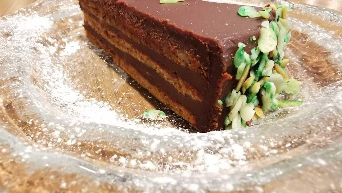 Prăjitura bulgărească Garash, în topul dulciurilor recomandate de ghidul culinar Taste Atlas / A fost desemnată cea mai bună prăjitură, cel mai bun desert cu ciocolată şi cea mai bună prăjitură cu ciocolată din lume