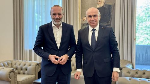 Președintele PPE, Manfred Weber, întâlnire cu Ilie Bolojan la București: „Prin reducerea deficitului, stabilizarea economiei, asigurarea finanțării din PNRR și promovarea reformelor și modernizării, ai ales calea cea mai dificilă, dar corectă și una pro-europeană”