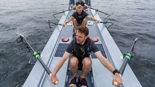 Trei frați din Marea Britanie încearcă să traverseze Oceanul Pacific în timp record, după ce au cucerit Atlanticul