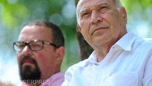 SURSE De ce au eșuat pe moment negocierile dintre PSD și Dan Voiculescu: Fondatorul Antenelor a vrut să-l impună candidat la sectorul cinci pe Piedone în locul lui Daniel Florea / A mai plusat cu o condiție maximală