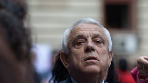 Petre Daea, după întâlnirea cu agricultorii: ”Noi învârtim situația asta extrem de grea în jurul unei decizii pe care a luat-o Comisia Europeană/ Ridicând taxele vamale, practic Ucraina a intrat pe piața unică a UE
