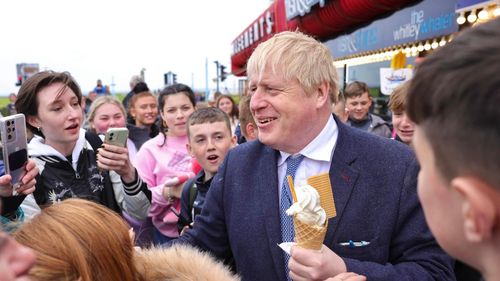 Prim ministrul britanic Boris Johnson este sub o presiune crescândă să demisioneze după scandalul petrecerilor ilegale din timpul carantinelor Covid
