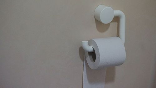 LISTĂ Peste 50 de școli cu latrine primesc 4 milioane de lei ca să-și construiască toalete. Primăriile trebuie să se ocupe de lucrări – proiect HG
