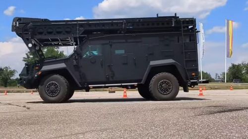 VIDEO Mașină blindată de 12 tone, testată de RAR / Cum arată demonstrațiile tactice