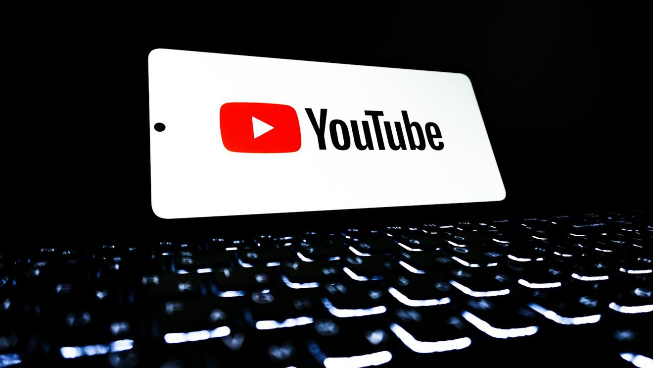 YouTube a închis un canal pro-Iran cu clipuri în stil Lego care îl ironizau pe Trump